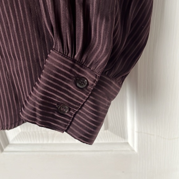 Maternity long sleeve blouse with button cuffs - Picture 4 of 6